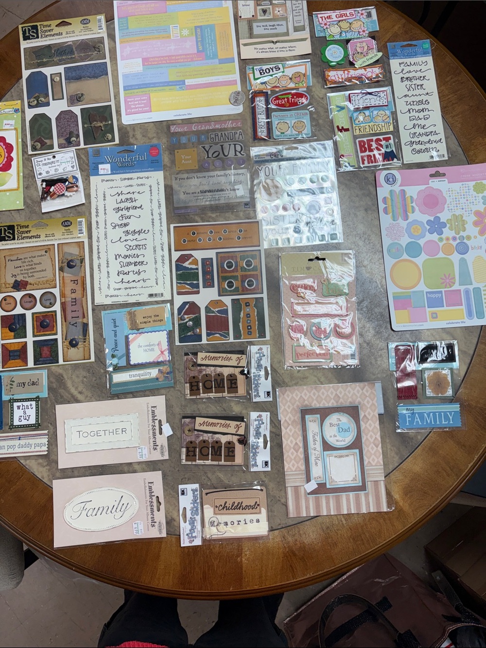 Scrapbooking Embellishments Kit - lot 56